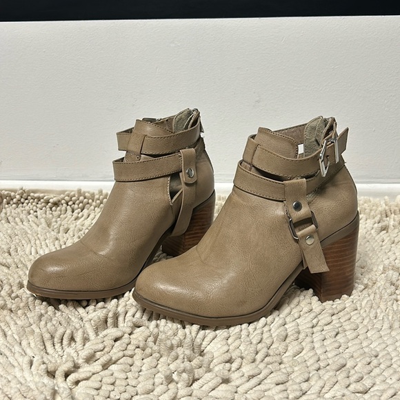 Steve Madden Shoes - Steve Madden Ankle Booties